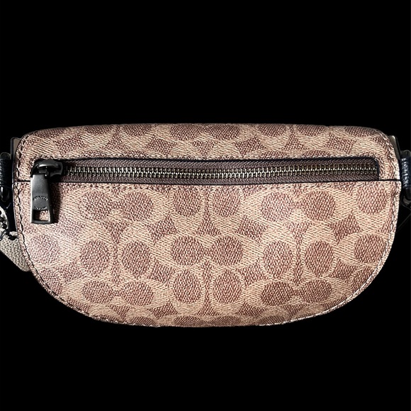 Coach Belt Bag With Souvenir Pins - Picture 2 of 6